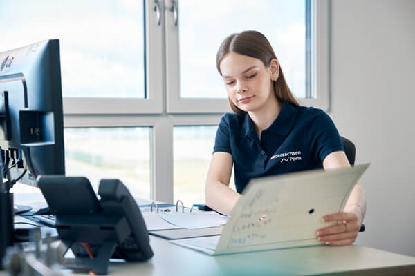 Ausbildung als Immobilienkauffrau -/mann bei NPorts im Hafen Auszubildende als Immobilienkauffrau