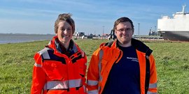 Katrin Büscher und Andre Dirksen vor der Mole auf Norderney