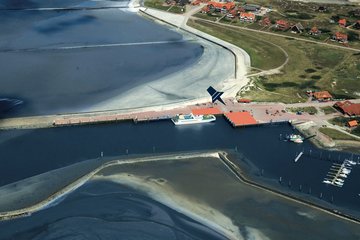 Gewerbefläche N18 im Hafen Baltrum am Kai aus der Luft