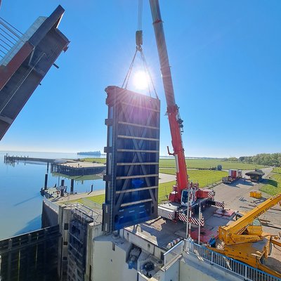 Verkehrsbeschränkungen an der Schleuse Hooksiel