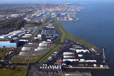 Luftaufnahme des Hafens Cuxhaven