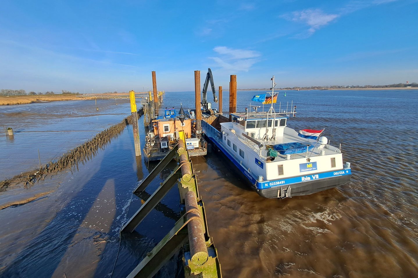 Baggerkampagne im Binnenhafen Brake abgeschlossen
