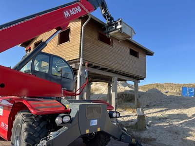 Rückbau (Aufnahme vom 27.2.26): Der Rückbau der Holzkonstruktion markiert den sichtbaren Start der Modernisierung des Inselversorgungshafens. (Bild: Bokeloh/NPorts)