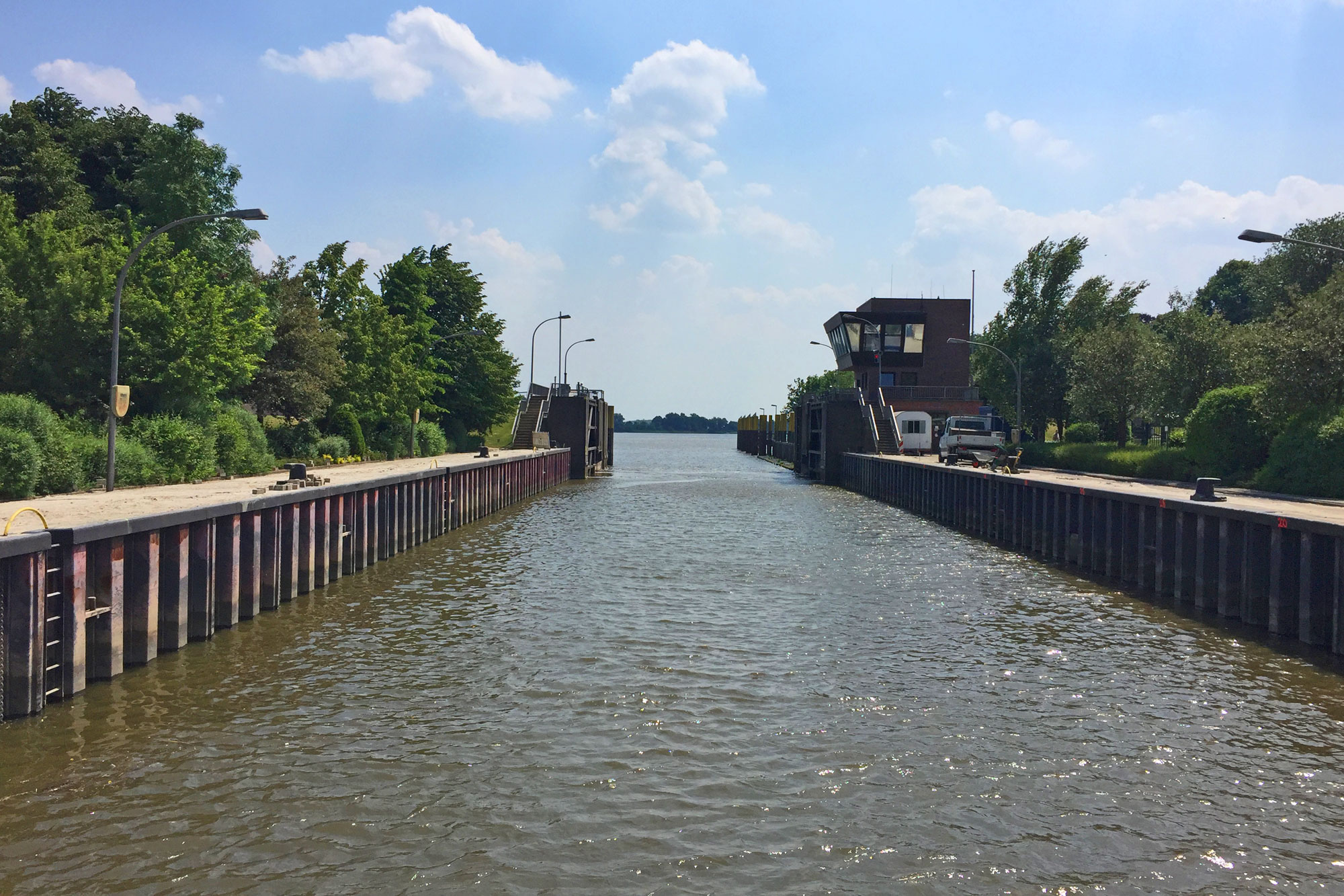 Binnenhafenschleuse im Hafen Brake