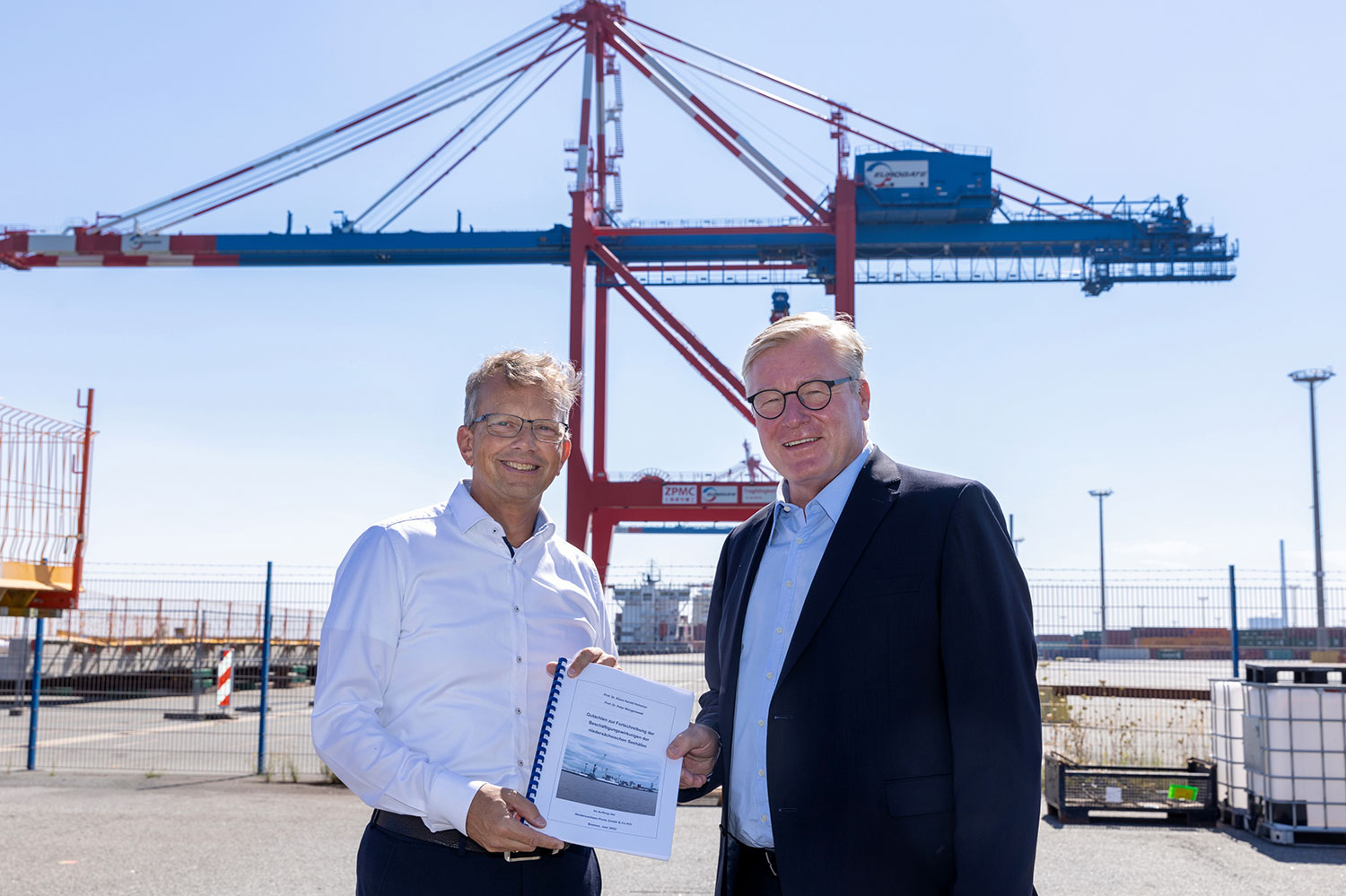 Niedersachsens Seehäfen schaffen Arbeitsplätze