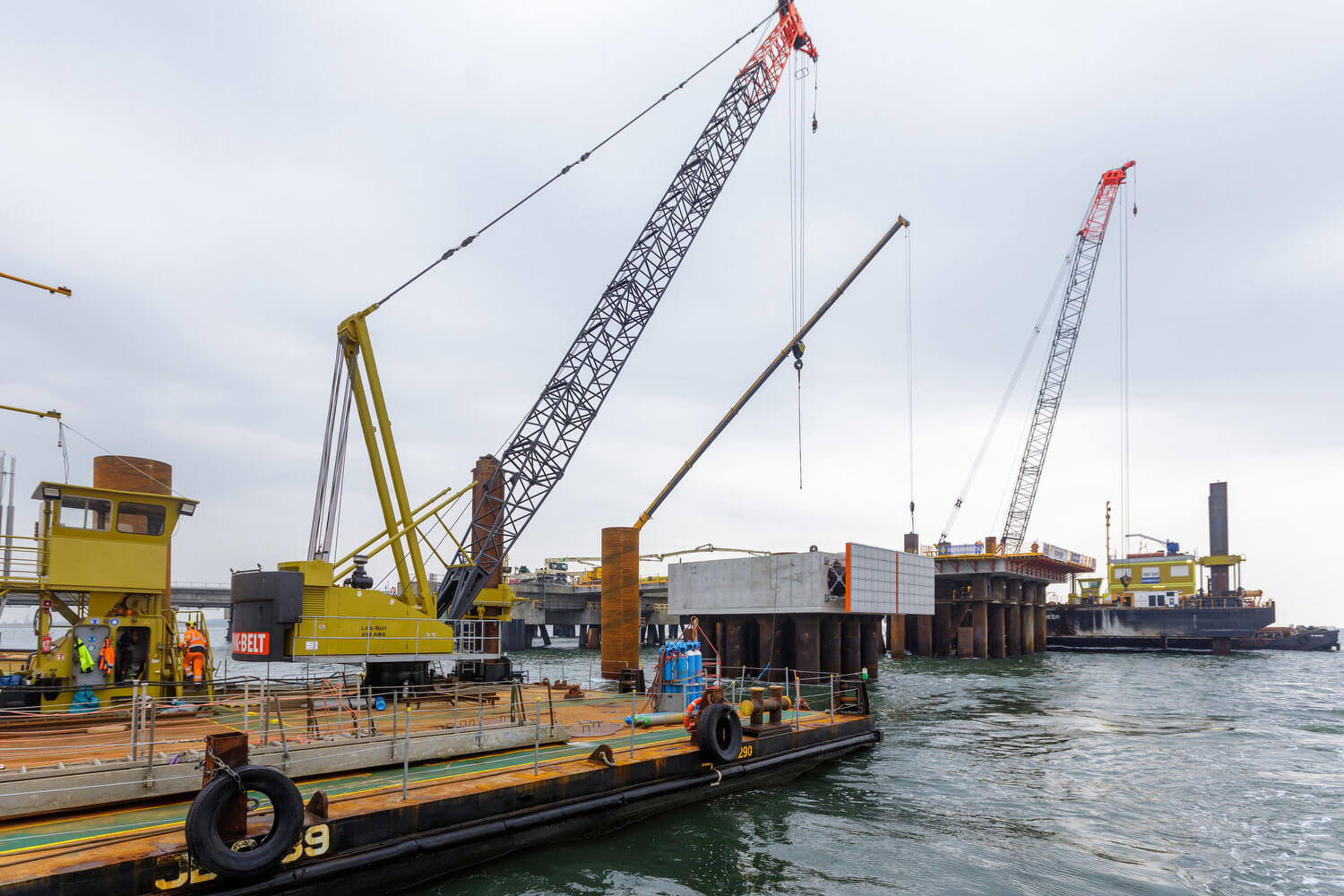 LNG-Anleger Wilhelmshaven: Baufortschritt in Zahlen