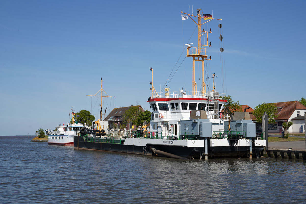 Schiff Seekrabbe im Hafen